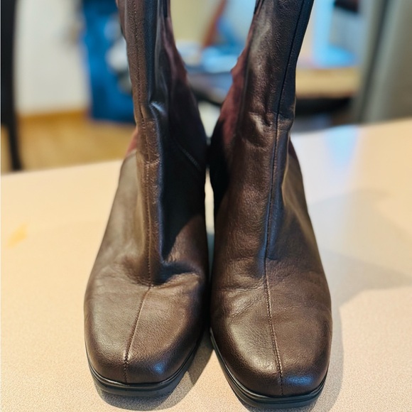 Easy Spirit Women’s Brown Wedge Ankle Boots - Picture 2 of 5